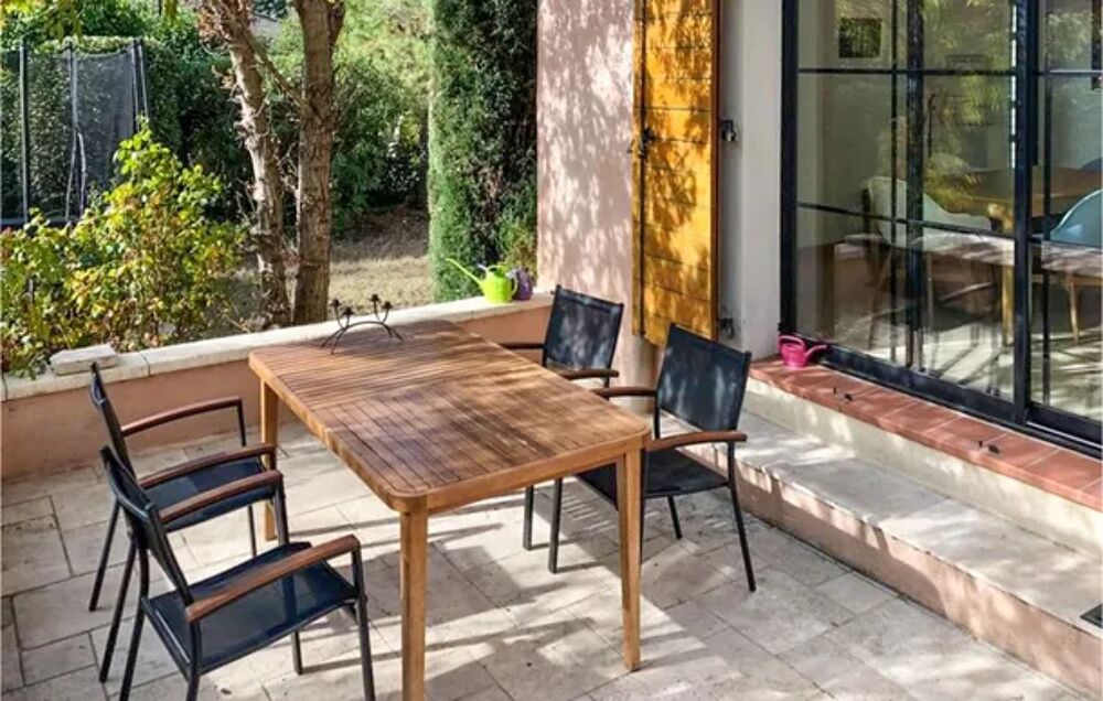  Stunning home in Salon-de-Provence with Outdoor swimming pool, WiFi and 3 Bedrooms Piscine prive - Terrasse - Lave vaisselle - Provence-Alpes-Cte d'Azur, Salon-de-Provence (13300)