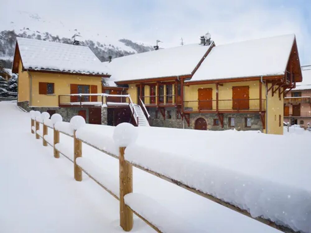   LES FERMES DU PLANET 5 Alimentation < 500 m - Centre ville < 2 km - Tlvision - Balcon - Local skis Rhne-Alpes, Valloire (73450)
