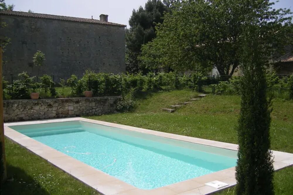   Maison avec piscine prive dans les vignobles Piscine prive - Centre ville < 100 m - Tlvision - Lave vaisselle - Lave linge Aquitaine, Saint-Cibard (33570)