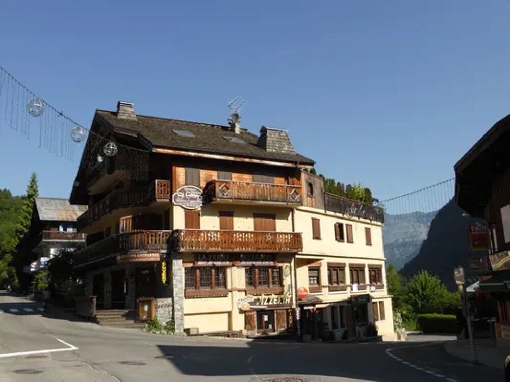   Alimentation < 1 km - Centre ville < 1 km - Tlvision - Balcon - Local skis Rhne-Alpes, Les Houches (74310)
