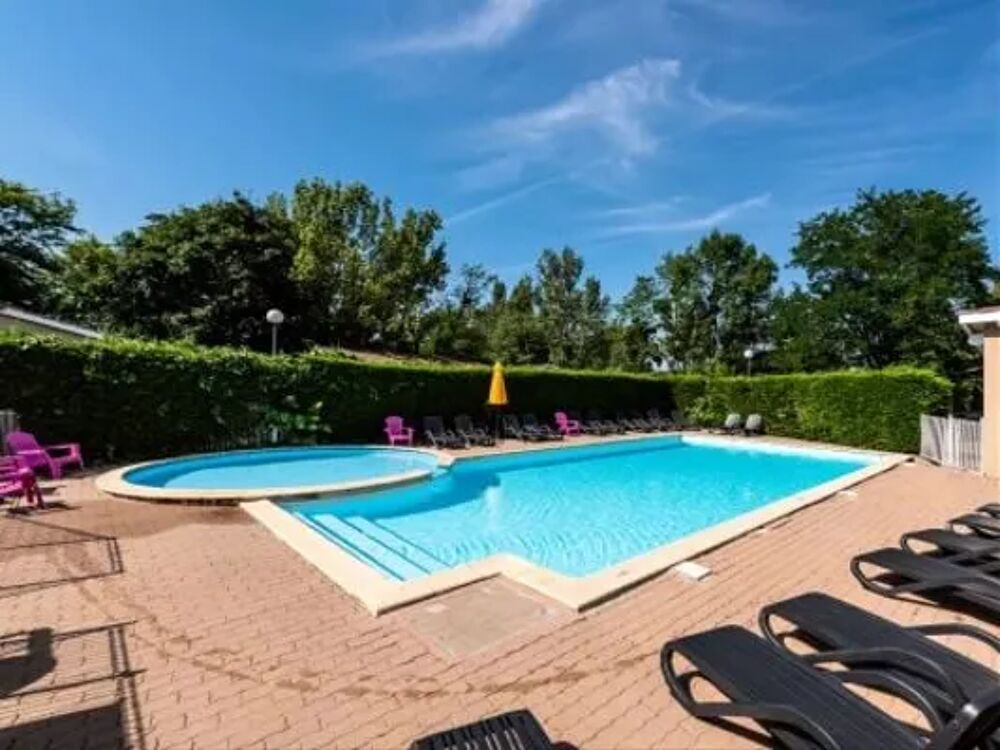   Camping maeva Escapades Le Domaine du Cdre - Chalet Family clim Piscine collective - Bain  remous - Sauna - Terrasse - place d Midi-Pyrnes, Rivires (81600)