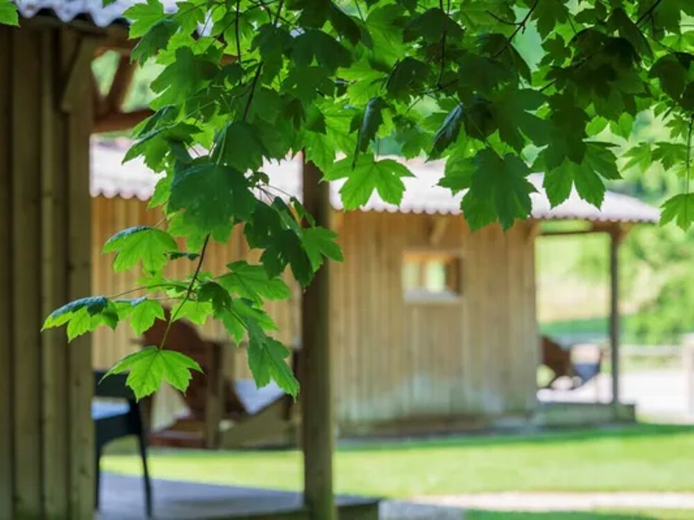   Camping du Buisson - Chalet Bois Confort + 23m avec terrasse - 2 chambres Piscine collective - Terrasse - Accs Internet - Jeux Champagne-Ardenne, Louvemont (52130)