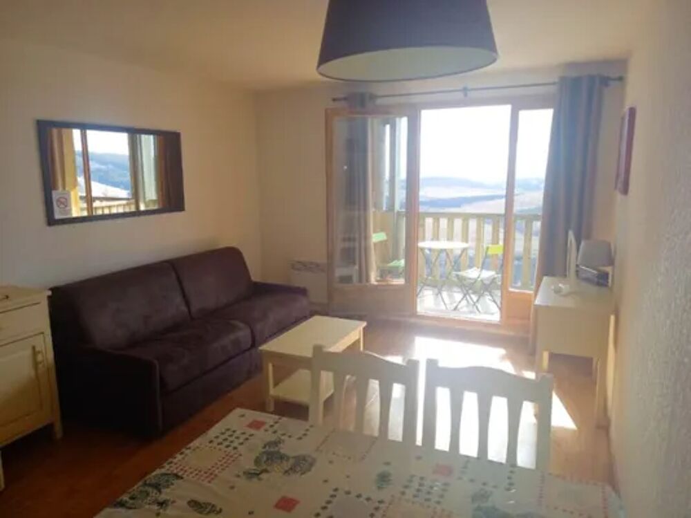   Appartement  1 km des pistes pour 4 pers.  Besse-et-Saint-Anastaise Tlvision - Balcon - Vue montagne - Vue lac - place de pa Auvergne, Besse-et-Saint-Anastaise (63610)