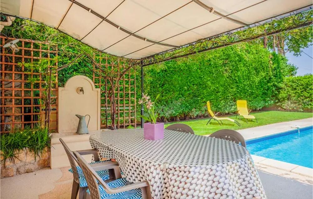   Awesome home in Salon de Provence with WiFi, Private swimming pool and Outdoor swimming pool Piscine prive - Alimentation < 1.5 Provence-Alpes-Cte d'Azur, Salon-de-Provence (13300)