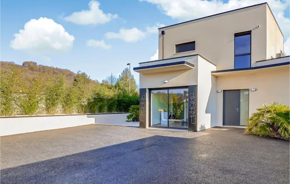   Maison d'architecte neuve Piscine prive - Alimentation < 500 m - Tlvision - Terrasse - place de parking en extrieur Rhne-Alpes, La Boisse (01120)