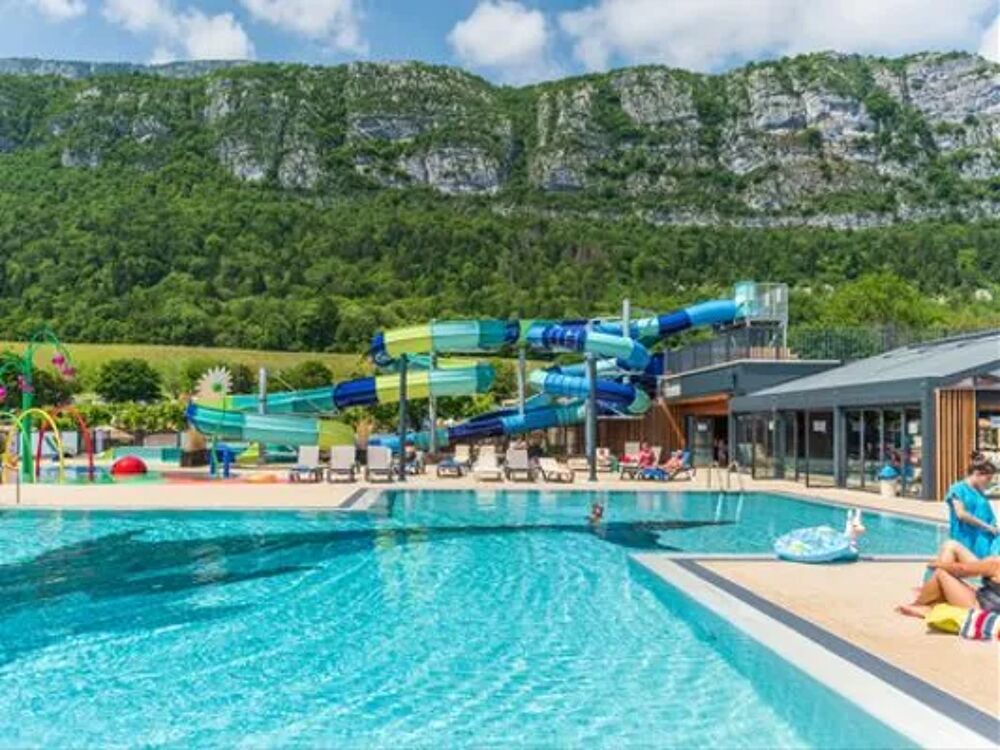   Camping L'Idal - COTTAGE (MAX 4 adultes + 1 enfants) Piscine couverte - Piscine collective - Bain  remous - Terrasse - place d Rhne-Alpes, Lathuile (74210)