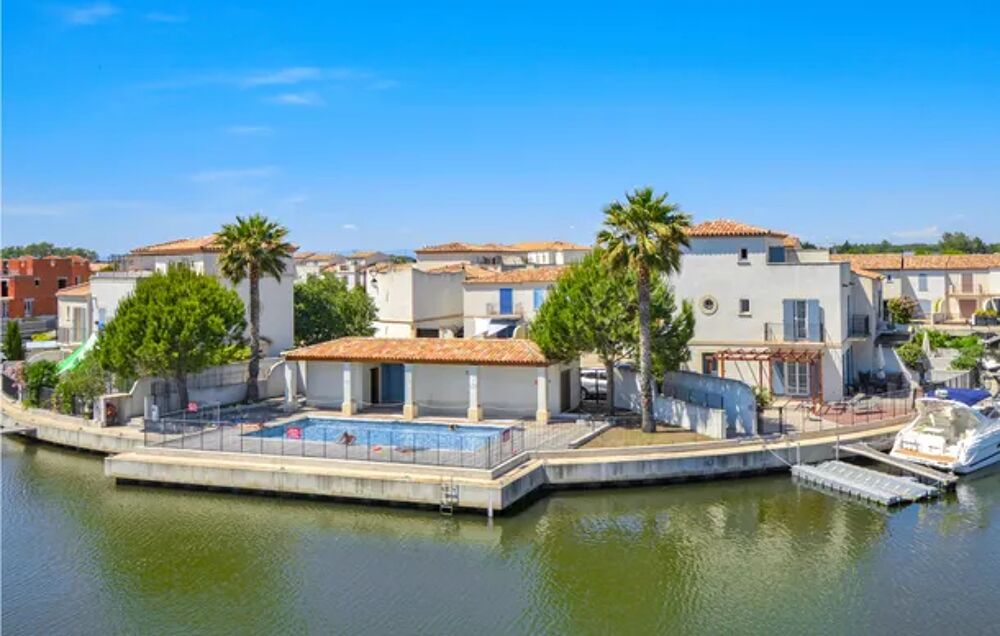   Stunning home in Aigues-Mortes with WiFi, 3 Bedrooms and Outdoor swimming pool Piscine collective - Plage < 8 km - Alimentation Languedoc-Roussillon, Aigues-Mortes (30220)