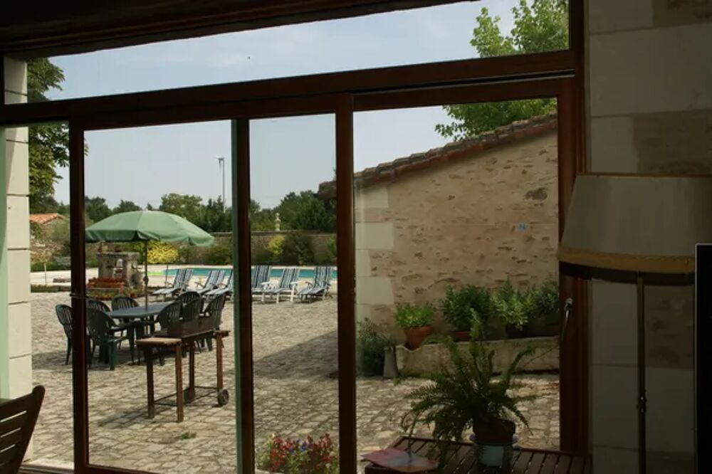   Manoir avec piscine prive Piscine prive - Tlvision - Terrasse - place de parking en extrieur - Lave vaisselle Poitou-Charentes, Lenclotre (86140)