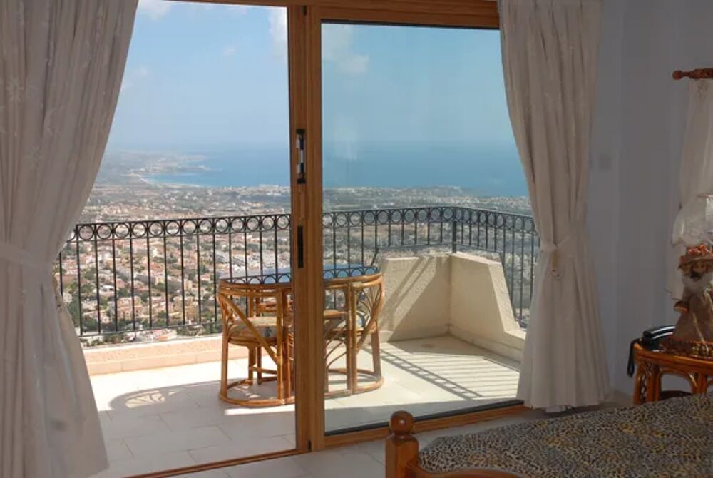   Villa  3 km de la plage pour 6 pers. avec piscine et jardin  Peyia Piscine prive - Plage < 3 km - Tlvision - Terrasse - Bal Chypre, Pegeia