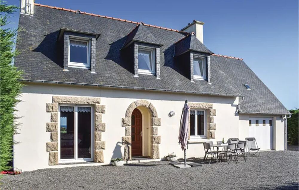   Stunning home in Kerbors with 3 Bedrooms and WiFi Plage < 100 m - Tlvision - Terrasse - Vue mer - place de parking en extrieu Bretagne, Kerbors (22610)