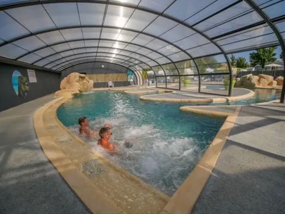   Camping maeva Club Les Dinosaures - COSY Piscine couverte - Piscine collective - Bain  remous - Sauna - Hammam Pays de la Loire, Talmont-Saint-Hilaire (85440)