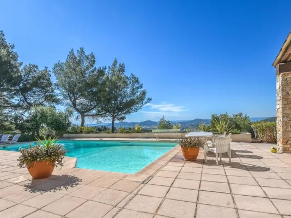   Les Baux Rouges Piscine prive - Tlvision - Terrasse - Balcon - place de parking en extrieur Provence-Alpes-Cte d'Azur, Sollis-Ville (83210)