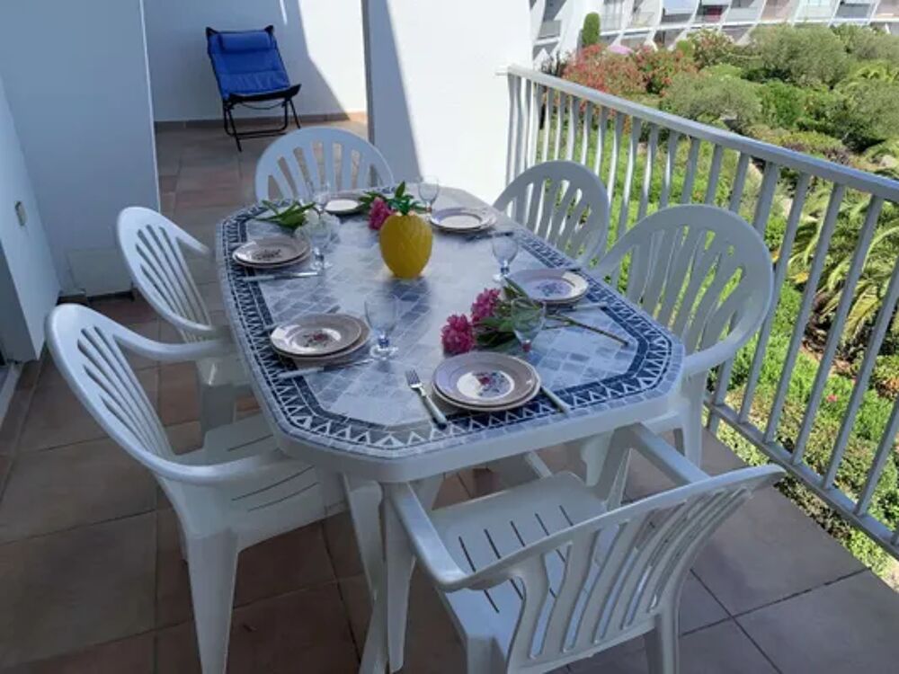   appartement 8 personnes Tlvision - Terrasse - place de parking en extrieur - Table et chaises de jardin Languedoc-Roussillon, Port Camargue (30240)