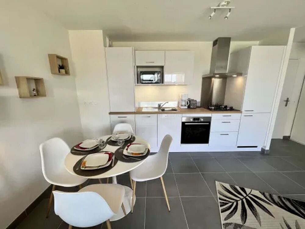   appartement 4 personnes Tlvision - Terrasse - Balcon - place de parking en extrieur - Lave vaisselle Bretagne, tel (56410)