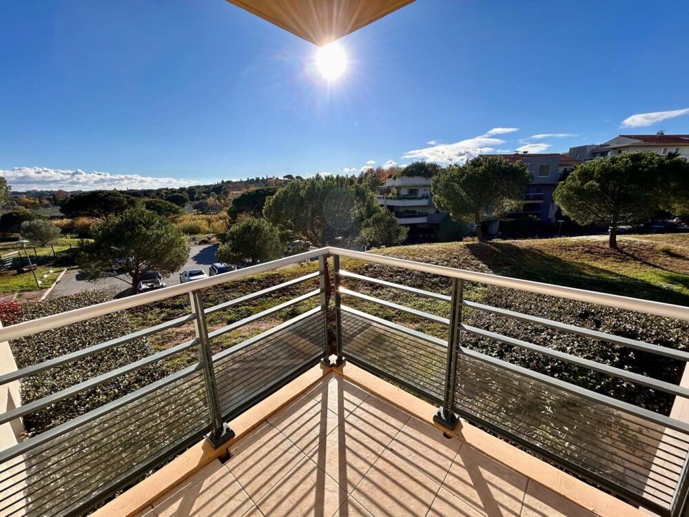 À vendre  T2 50m2 terrasse - parking Fréjus 83600