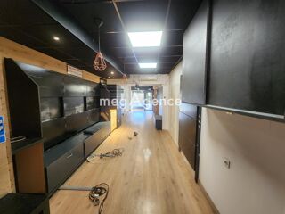 Vente Immeuble Bel ensemble immobilier rénové – Local commercial + appartement T3 Saint-andre-de-cubzac