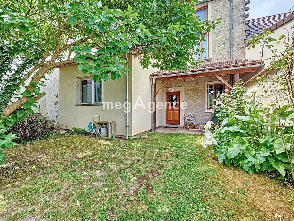 MAISON FAMILIALE 4 CHAMBRES 135 M² CAVES ET JARDIN