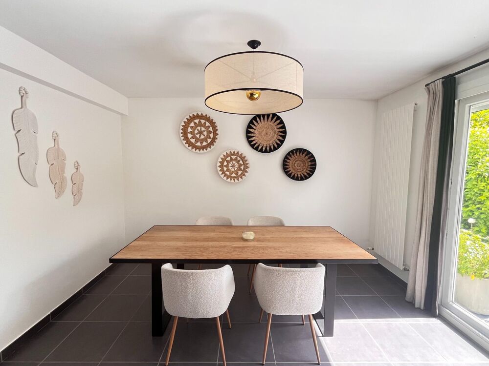 Maison familiale rénovée au coeur du village  5 chambres, jardin et garage