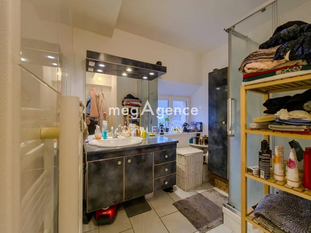 Vente Immeuble Ensemble immobilier – 4 appartements + maison + grange Jouy