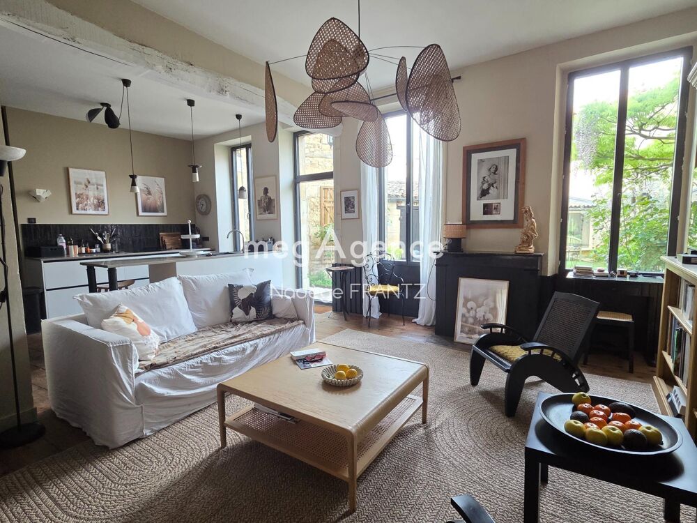Vente Maison MAISON DE VILLE ENTIÈREMENT RÉNOVÉE – 6 CHAMBRES -- 215m²env  – JARDIN – ATELIER – CENTRE-VILLE Saint-jean-d'angely
