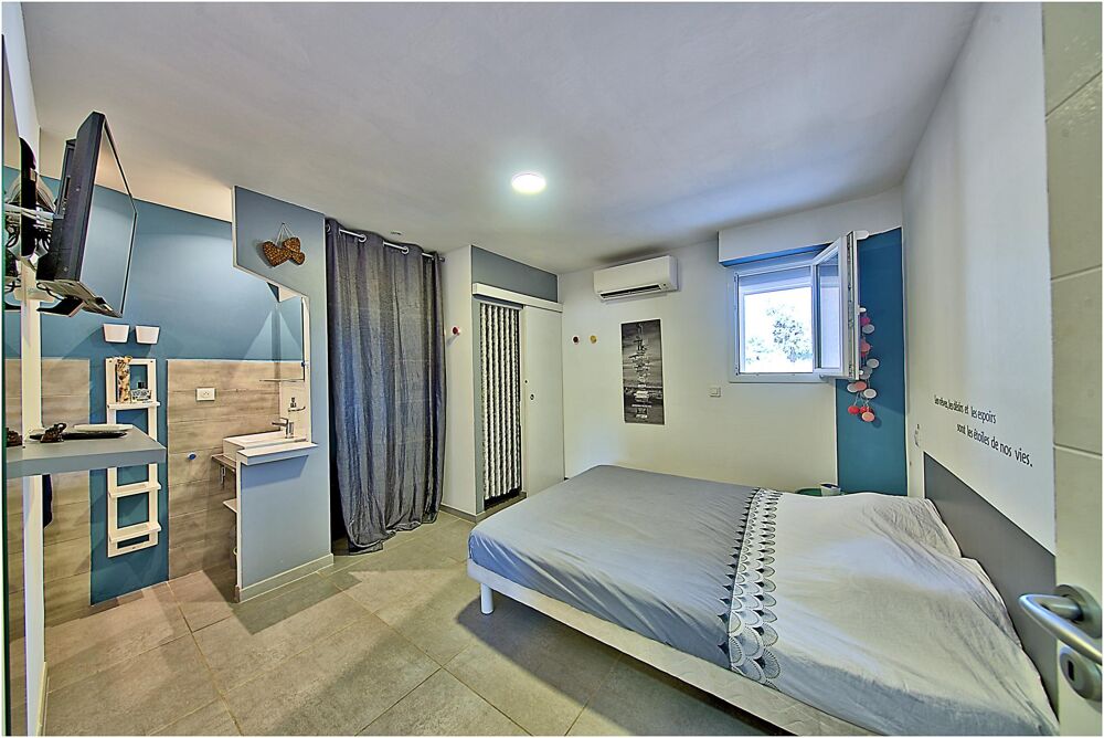 � vendre  Maison Solaro (20240)