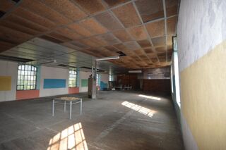  Immeuble à vendre 1570 m²
