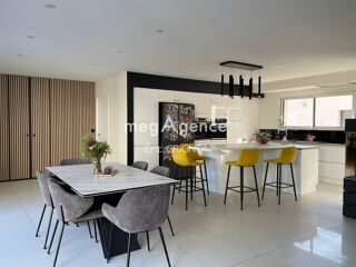  Maison  vendre 6 pices 245 m