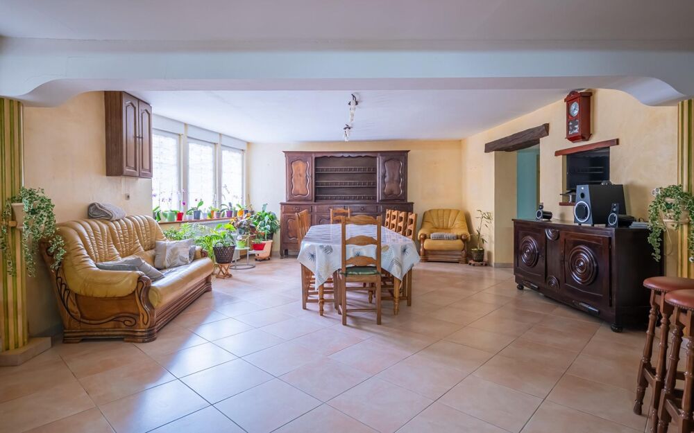 Vente Maison Maison de bourg spacieuse avec jardin et garages Courcemont
