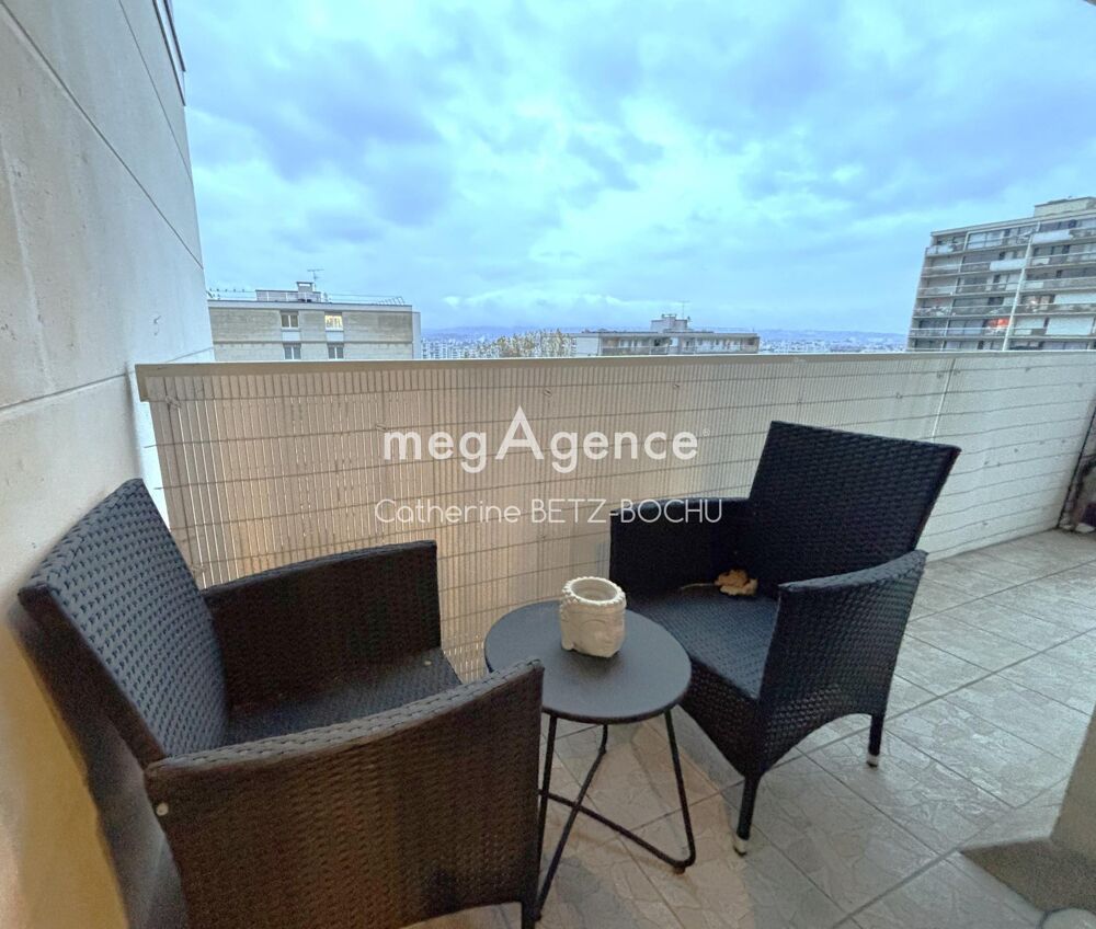 APPARTEMENT T3 PLEIN-CENTRE AVEC VUE DEGAGEE ET BALCON
