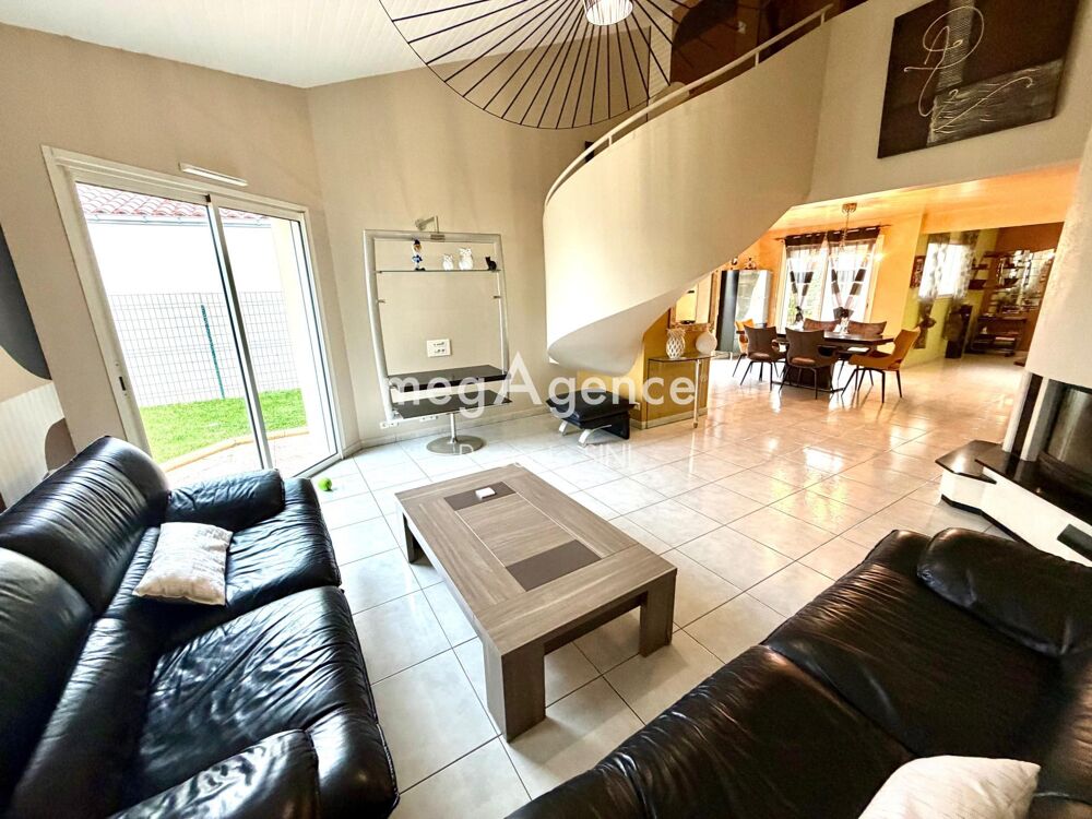 Vente Maison Maison familiale de 152 m2 aux beaux volumes Les sables-d'olonne