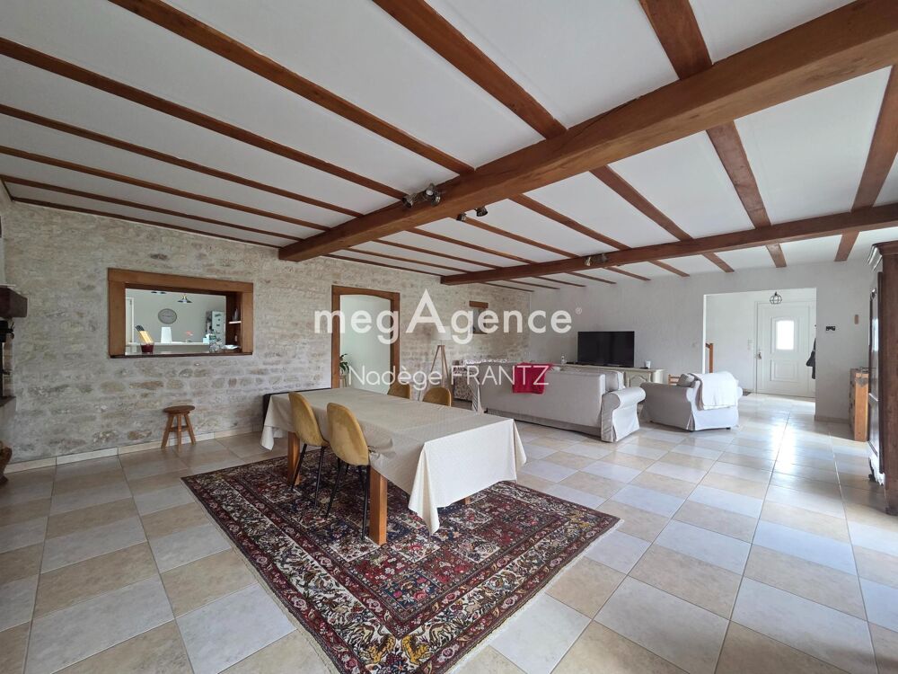 AULNAY (17470)  MAISON TYPE CHARENTAISE DE 2006  DPE B  GRAND SÉJOUR DE 60 M²  GARAGE ET ATELIER