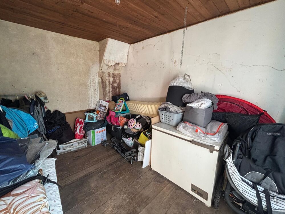Maison a rénover avec 4,3 hectares