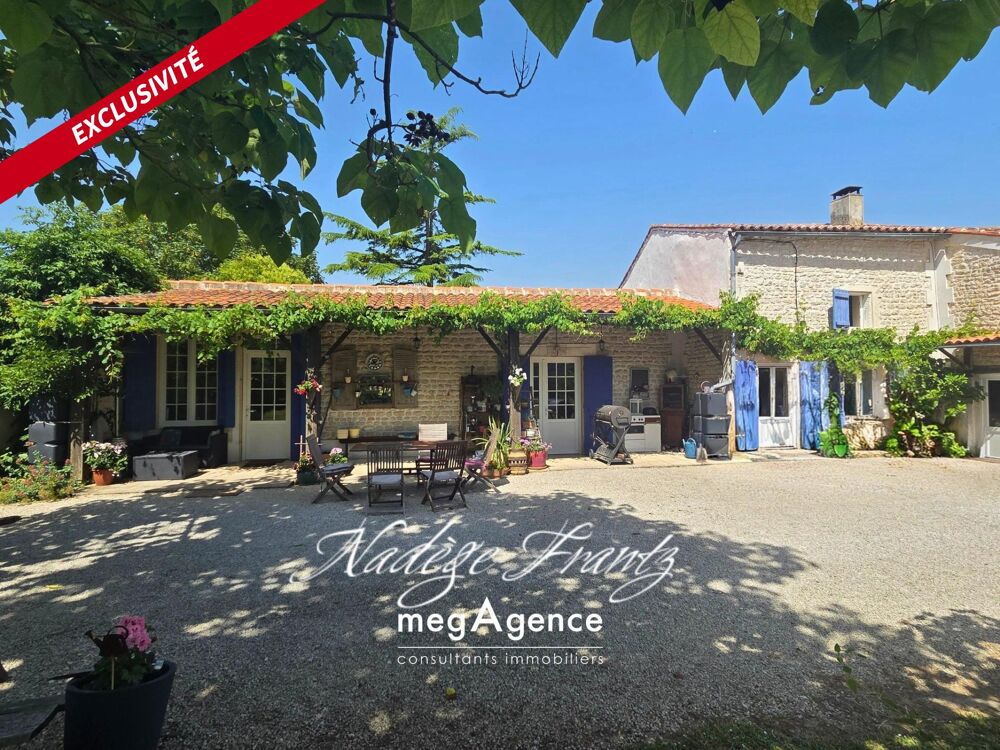 Maison 173 m² avec studio indépendant, piscine et 2 garages - Essouvert 17400