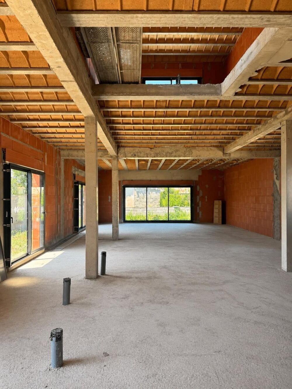 Cugnaux , villa contemporaine T4 de 170m2 environ avec un étage hors d ' eau , hors d ' air sur une parcelle de 511m2