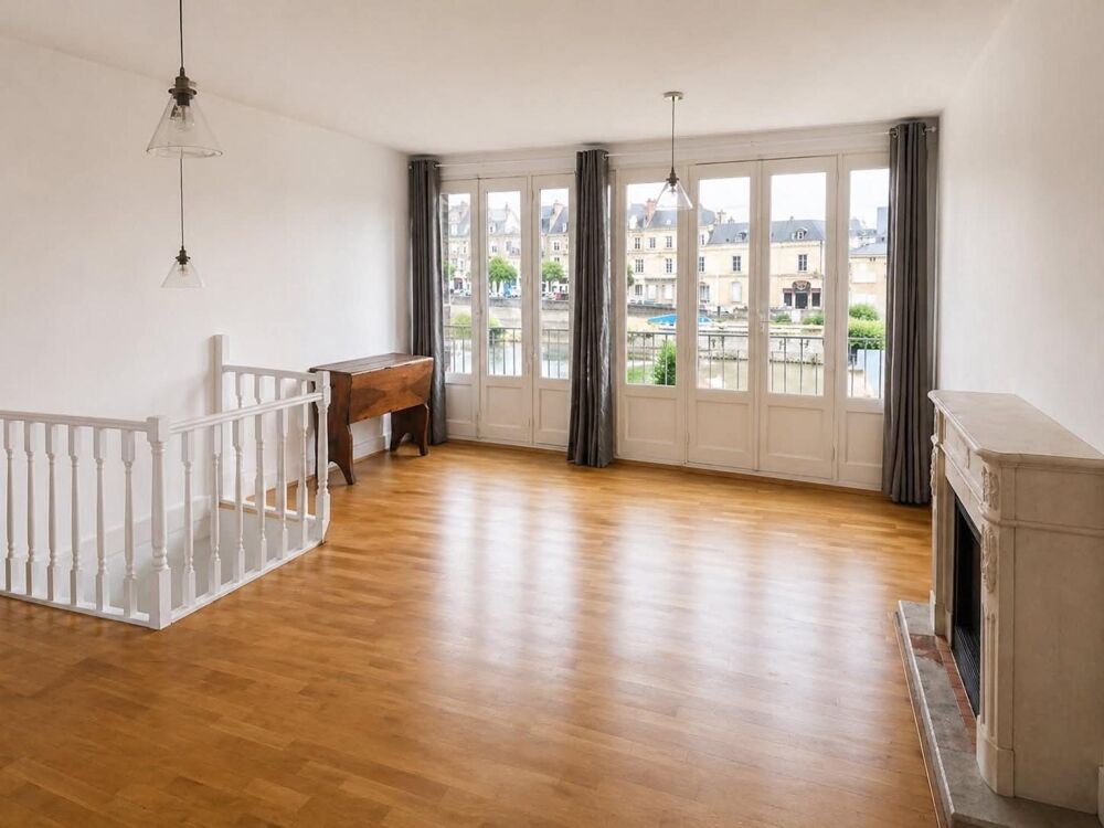 NOUVEAUTÉ !! Bel appartement hyper-centre-ville, vue Mayenne.