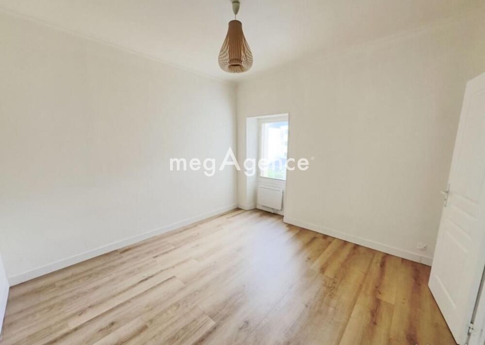 Duplex 85 m2, 3 chambres, place du Lycée