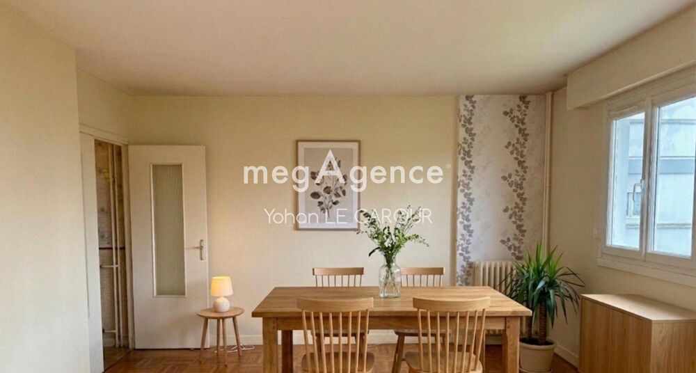 Appartement lumineux avec balcon  Beau potentiel à Lanester