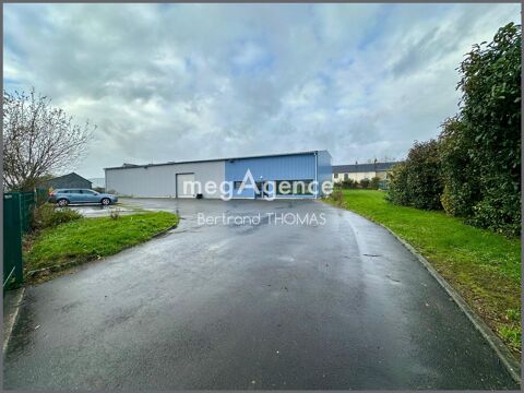 B&acirc;timent avec hall exposition sur un terrain clos de 2267 m2 787500 35140 Saint-aubin-du-cormier