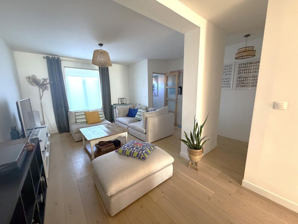Vente Maison Maison ancienne avec 3 chambres, buanderie, garage double, parking et jardin Wambrechies