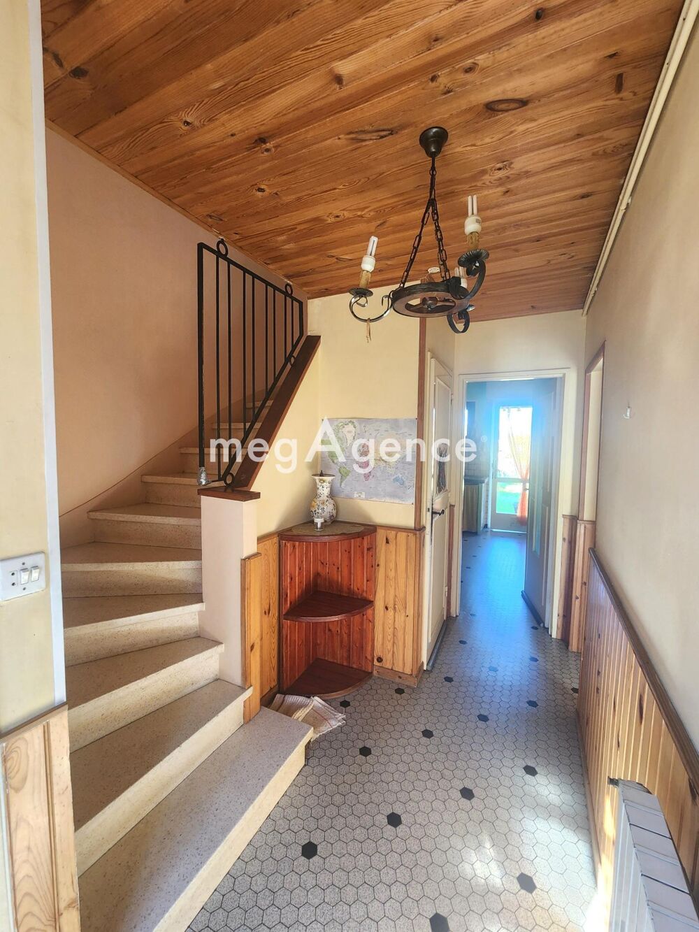Vente Maison Maison 4 pièces avec jardin et garage – Fort potentiel à Bassens Bassens
