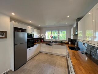  Maison à louer 7 pièces 175 m²