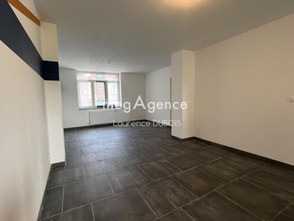 Maison de village intérieur entièrement rénové, de 96 m2 habitable, 2 chambres possibilité 3, située à Pernes en Artois proche d