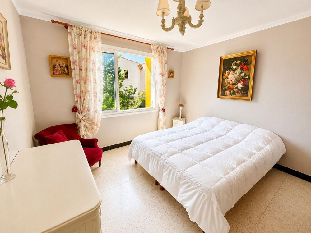 Vente Appartement À VENDRE : SPACIEUX 2 PIÈCES DE 67 m² AU DERNIER ÉTAGE AVEC VUE MER : SAINT-AYGULF - 83370 Frejus