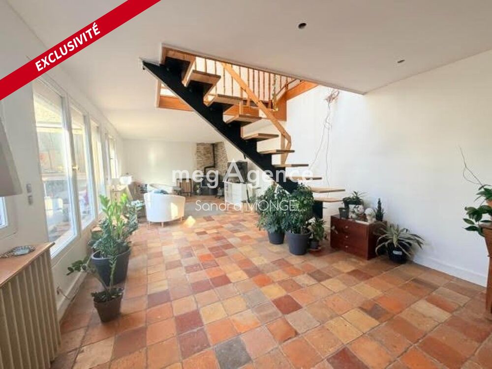 Maison ancienne de caractère entièrement rénovée  Auneau  185 m² habitables