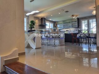  Maison � vendre 9 pi�ces 165 m�