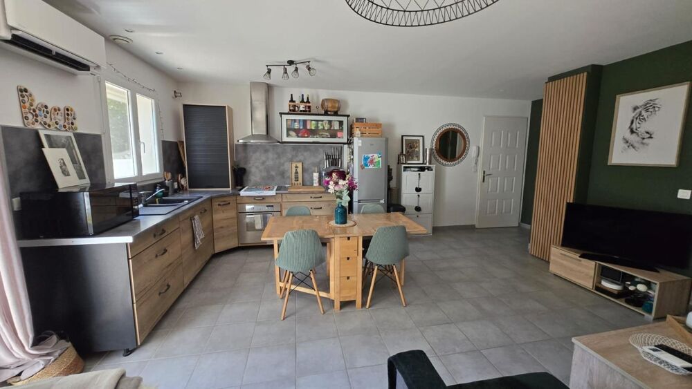 Vente Appartement Castries - Appartement T3 de 62m2 habitable avec terrasse, balcon, garage et parking privatif Castries