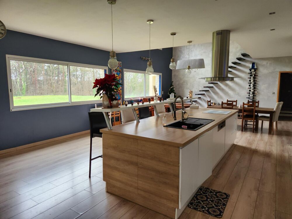 Maison 5 pièces 263 m2
