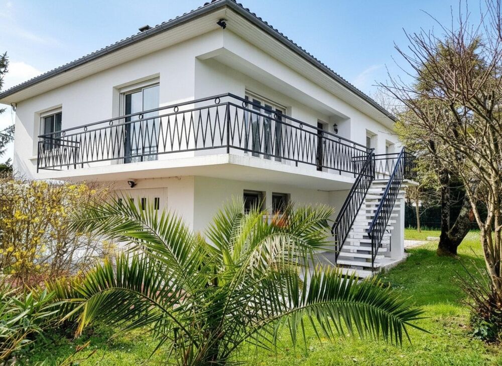 Vente Maison Maison 160 m² + T2 indépendant – Idéale famille - revenu locatif - activité professionnelle Jonzac 17500