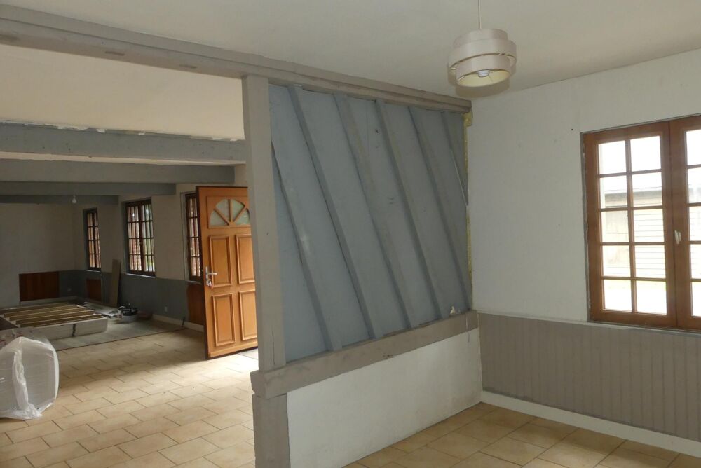 Vente Maison Aumale : Commune de Marques : Investisseurs, immeuble composé de 2 apparts, 4 studios, 270m². Marques