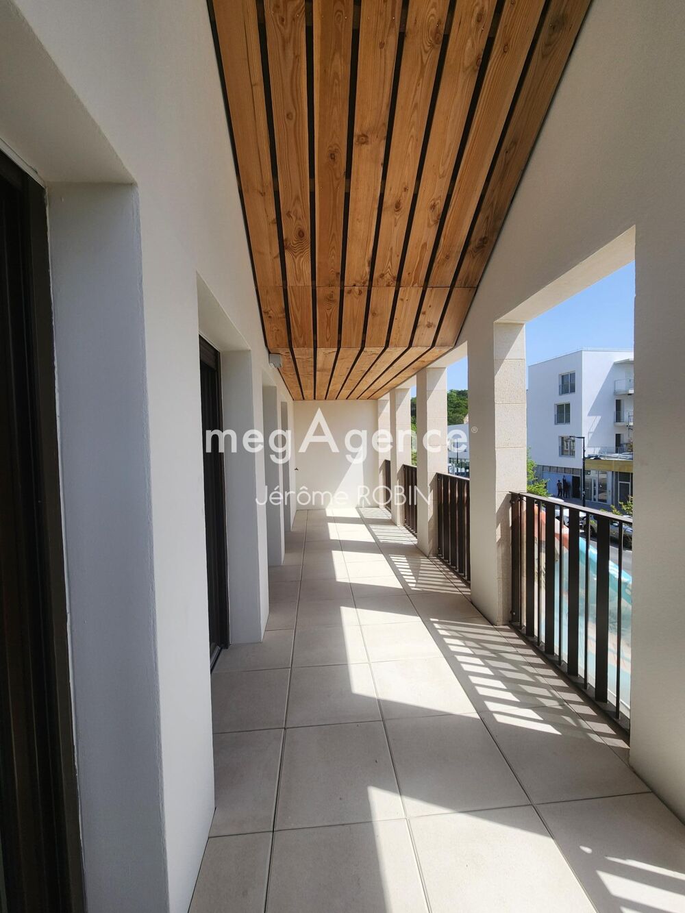 T4 Duplex Lumineux avec Terrasse et Parking à Floirac (33270)